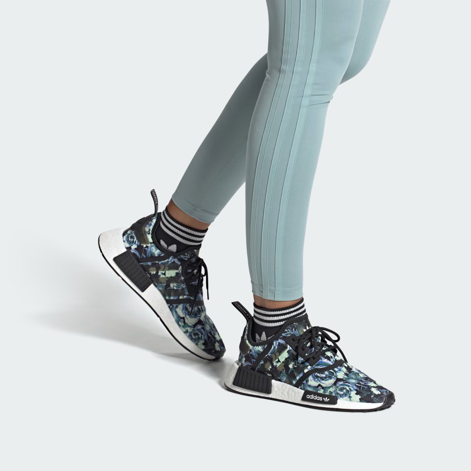 NMD_R1 NAVY – Image 2