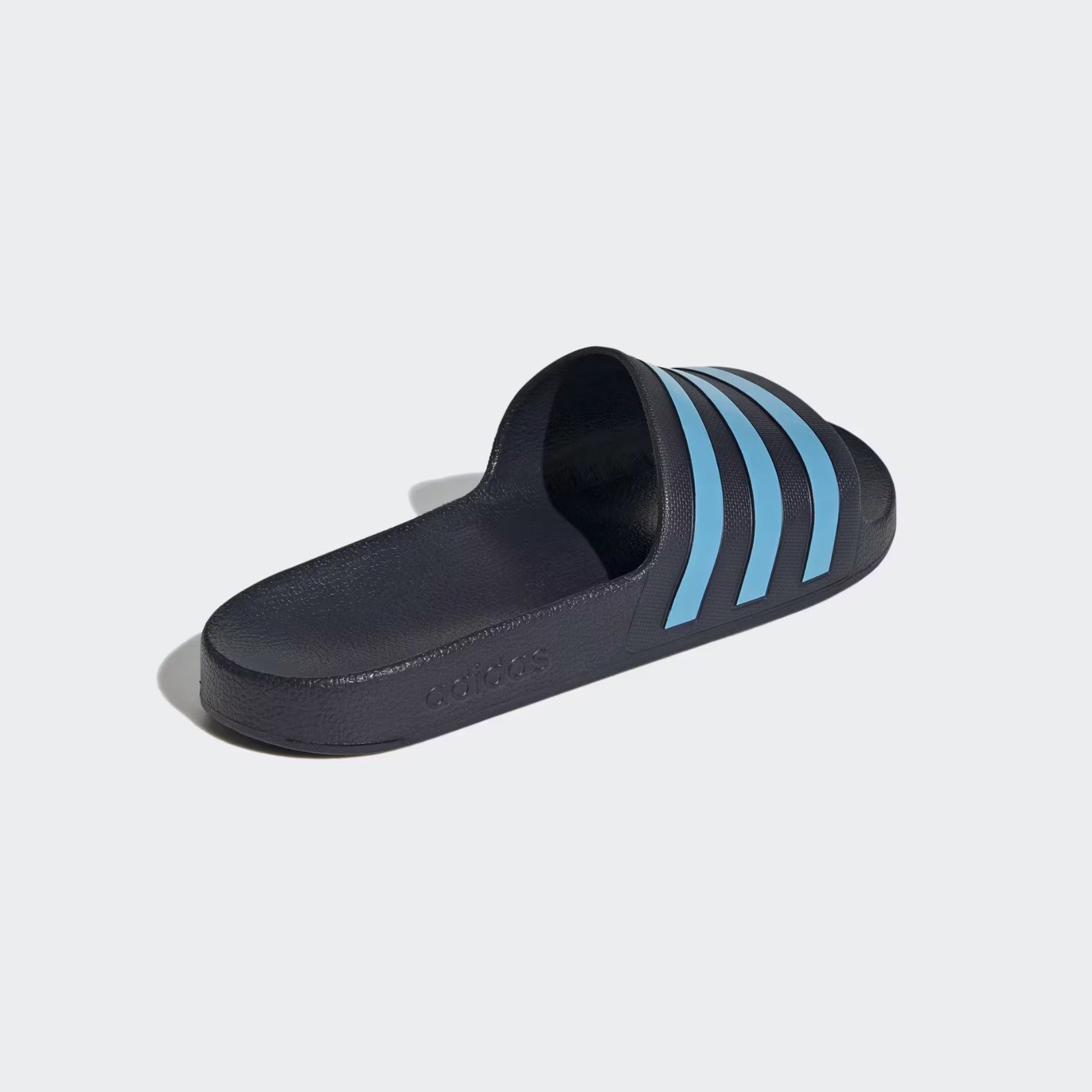 ADILETTE AQUA – Image 2