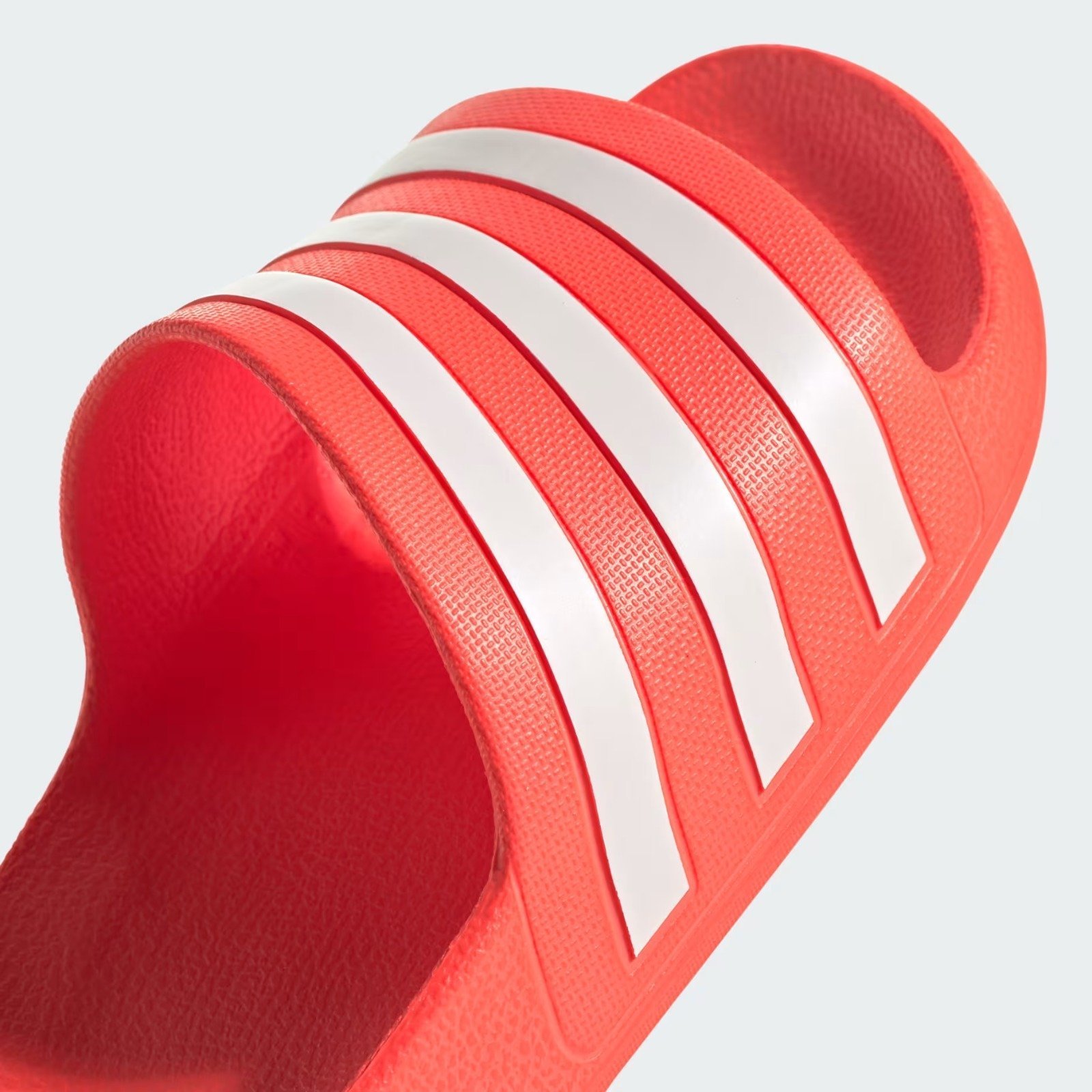 ADILETTE AQUA – Image 5